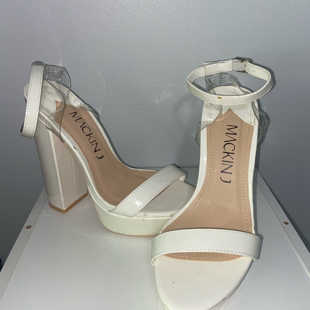 Mackin J Heels